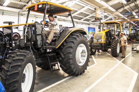 Produo de mquinas agrcolas recuou 31,6% em um ano