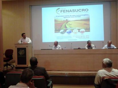 Antonio Tonielo Filho fala na abertura da coletiva de imprensa sobre as novidades da Fenasucro 2013