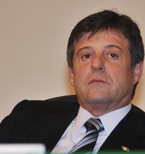 "Nada mais justo apoiar os projetos de cooperativismo no momento que comemora-se o Ano Internacional das Cooperativas", afirmou o ministro da Agricultura, Mendes Ribeiro Filho