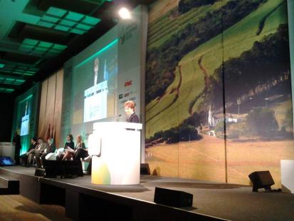 Elizabeth Farina na abertura do Ethanol Summit