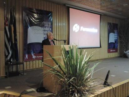 Henrique Amorim na abertura da 34 Reunio da Fermentec