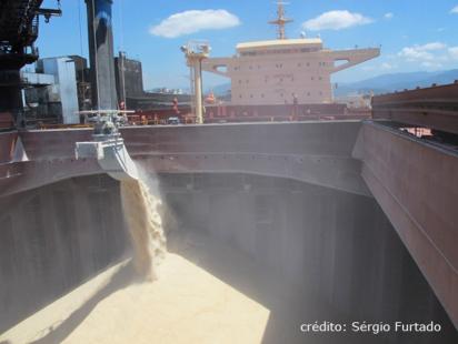 Porto de Santos aumentou o volume das exportaes em fevereiro