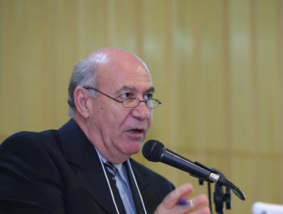 Em qualquer negociao trabalhista, por exemplo, tem um lder, tanto patronal como profissional", salienta Rui
