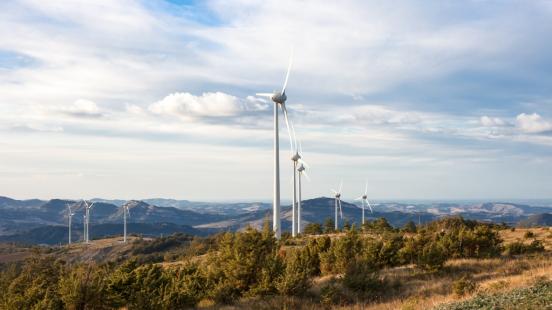 Pases emergentes tem grande capacidade para gerao de energia renovvel, mas precisam dobrar os investimentos nesse segmento nos prximos anos